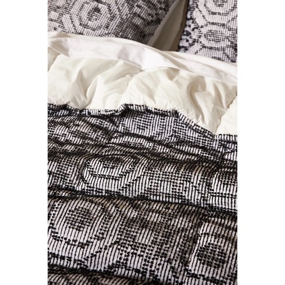 Anthropologie Textured Cressida Quilt - Picture 2 of 5